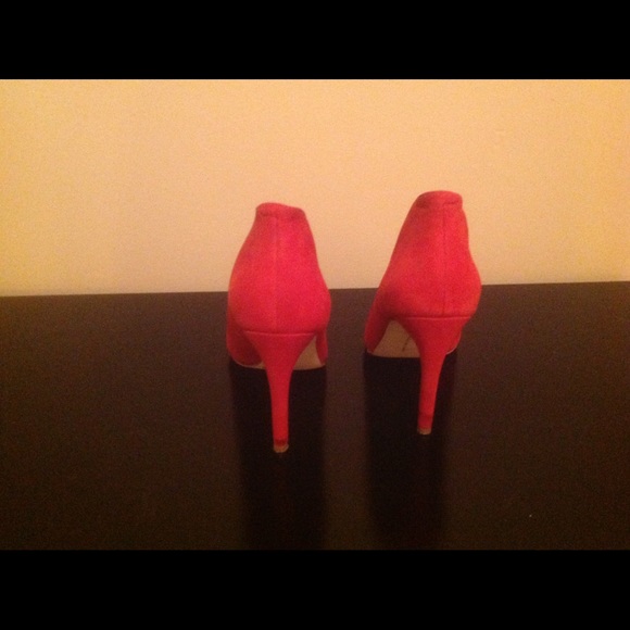 Red Peep Toe Pumps - Picture 3 of 3